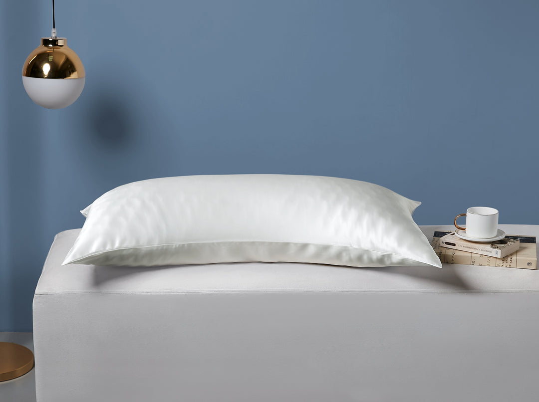 Silk Curve Pillowcase – Zoey Sleep